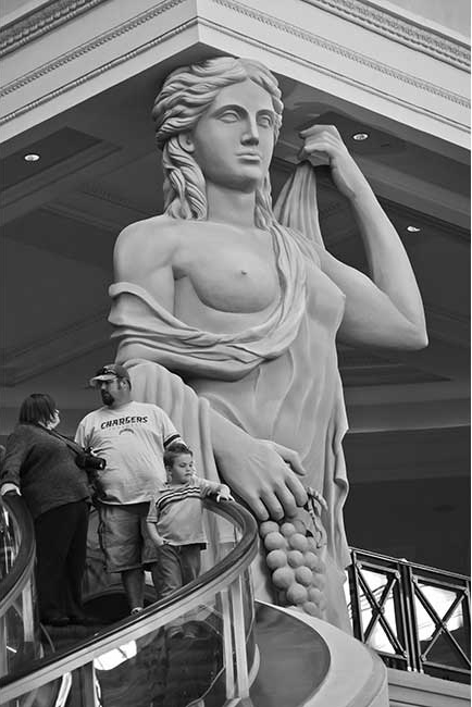 Family with Statue in Caesars Palace